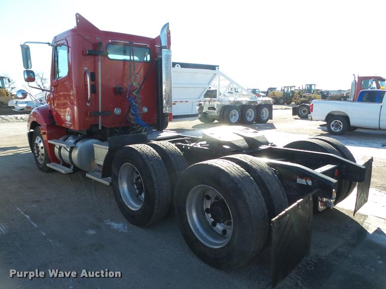 image for item DA0521 2006 Freightliner Columbia semi truck