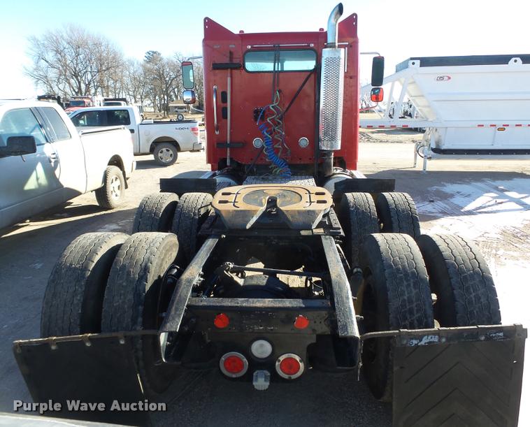 image for item DA0521 2006 Freightliner Columbia semi truck