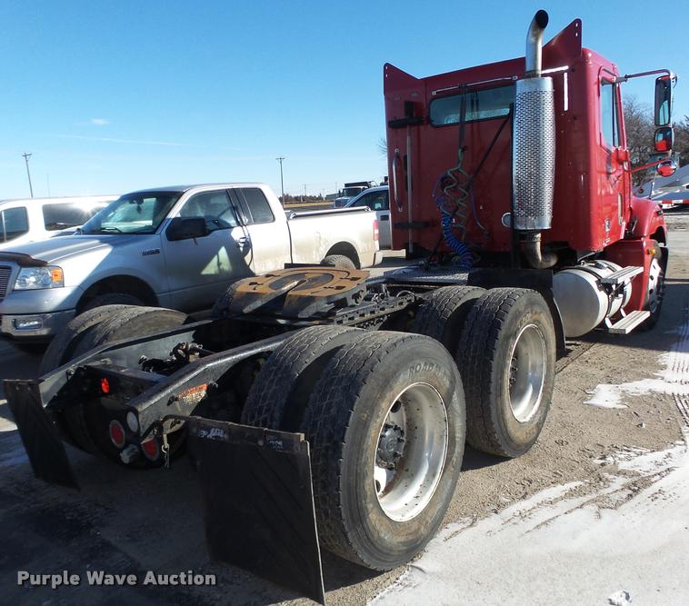 image for item DA0521 2006 Freightliner Columbia semi truck