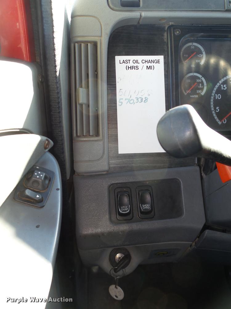 image for item DA0521 2006 Freightliner Columbia semi truck