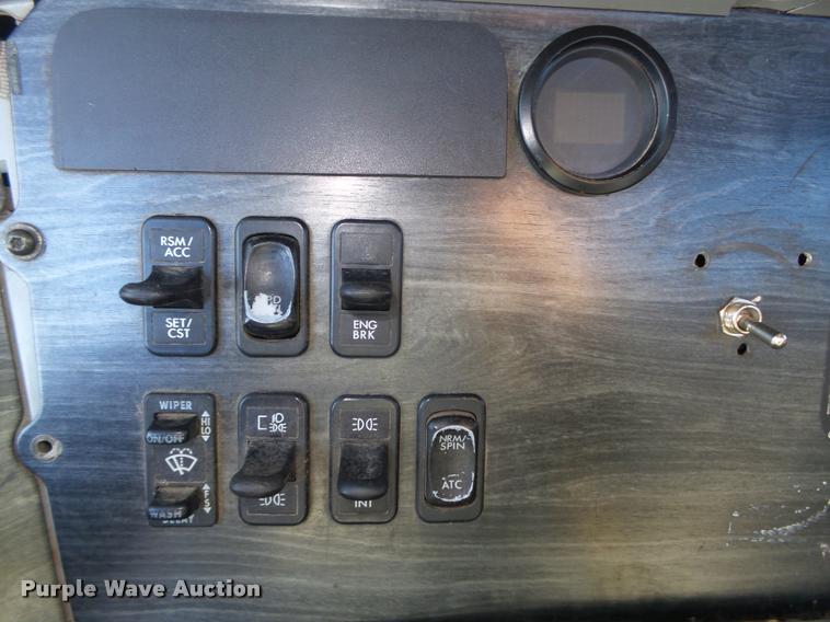 image for item DA0521 2006 Freightliner Columbia semi truck