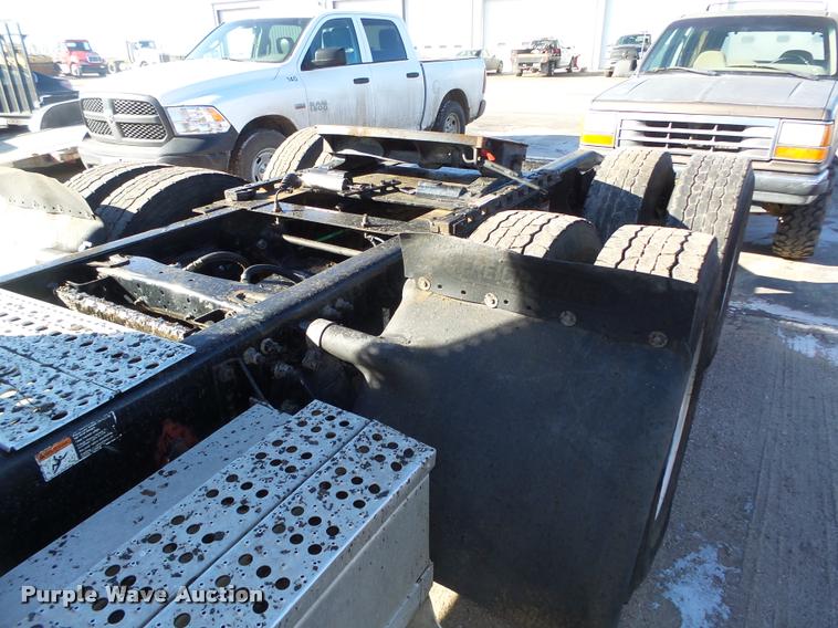 image for item DA0521 2006 Freightliner Columbia semi truck