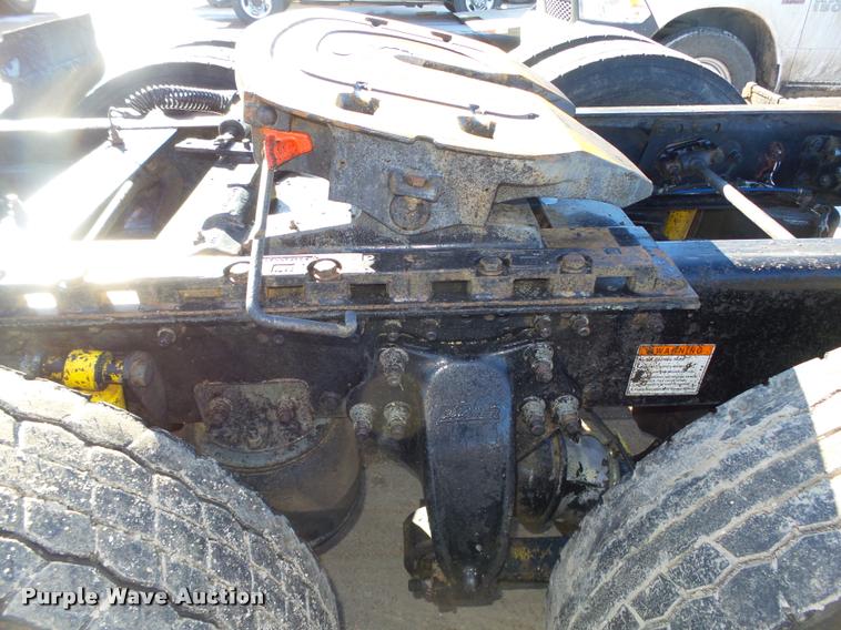 image for item DA0521 2006 Freightliner Columbia semi truck