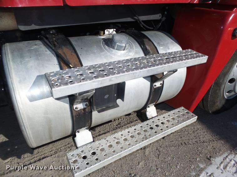 image for item DA0521 2006 Freightliner Columbia semi truck