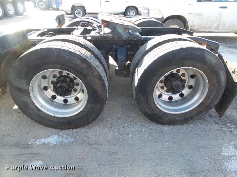 image for item DA0521 2006 Freightliner Columbia semi truck