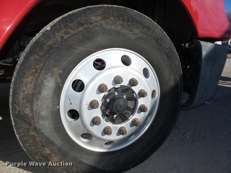 image for item DA0521 2006 Freightliner Columbia semi truck