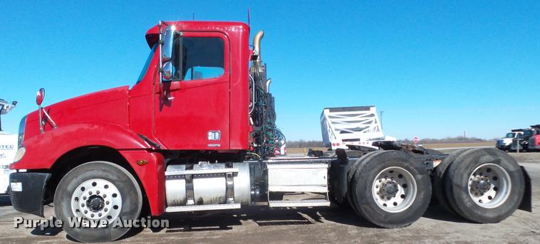 image for item DA0522 2006 Freightliner Columbia semi truck