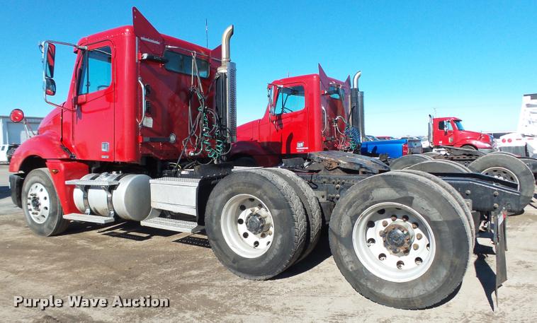 image for item DA0522 2006 Freightliner Columbia semi truck