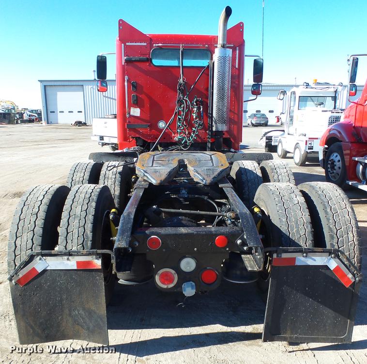 image for item DA0522 2006 Freightliner Columbia semi truck