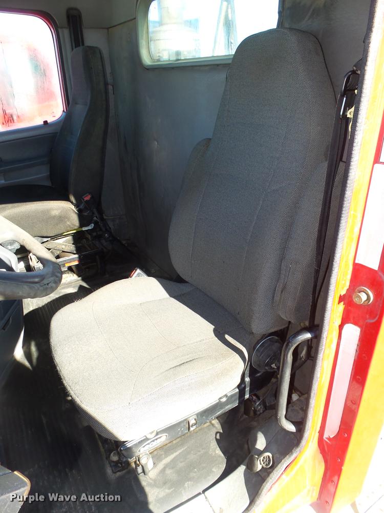 image for item DA0522 2006 Freightliner Columbia semi truck