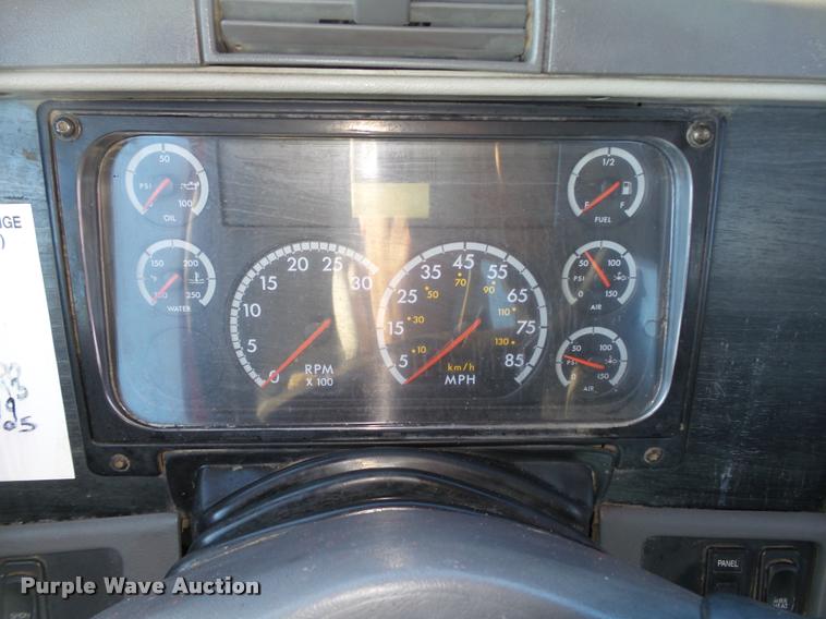 image for item DA0522 2006 Freightliner Columbia semi truck