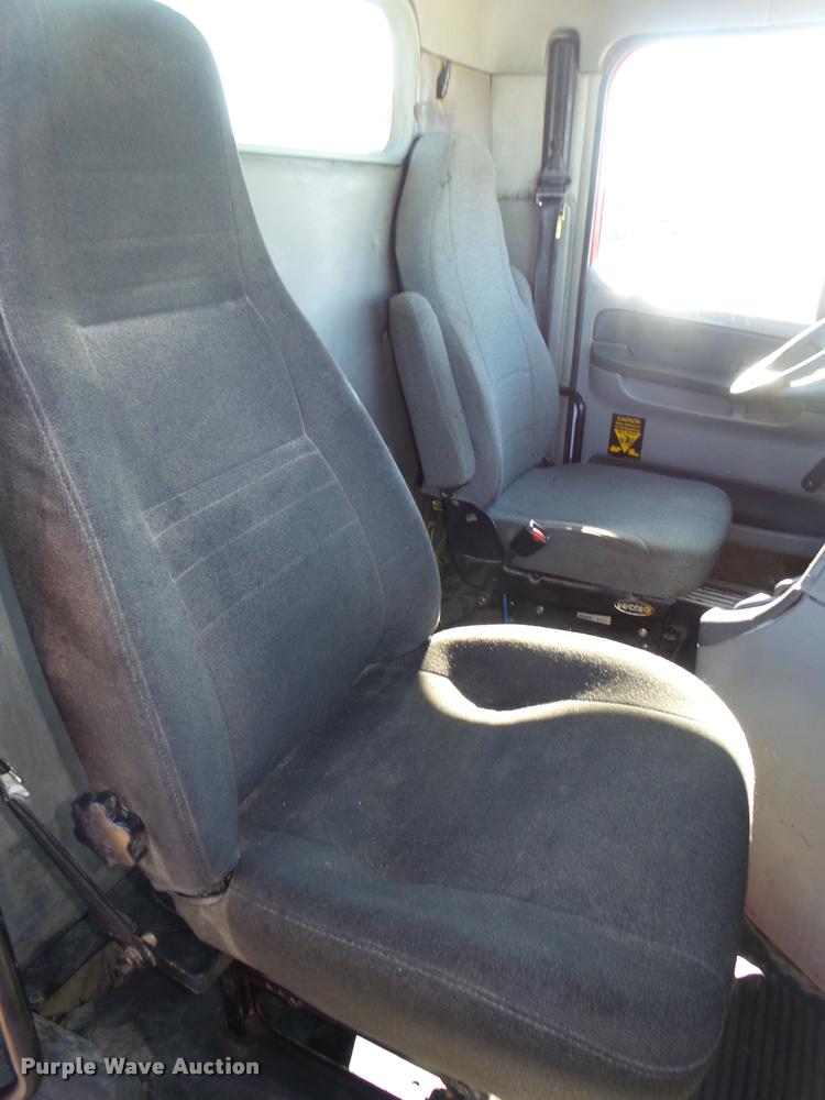 image for item DA0522 2006 Freightliner Columbia semi truck