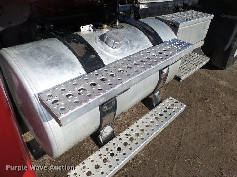 image for item DA0522 2006 Freightliner Columbia semi truck