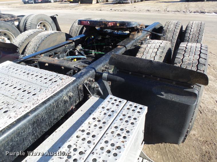 image for item DA0522 2006 Freightliner Columbia semi truck