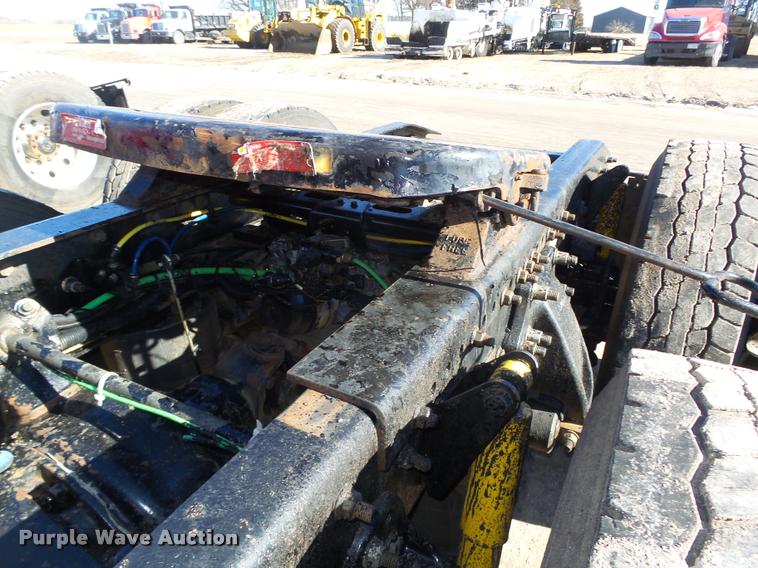 image for item DA0522 2006 Freightliner Columbia semi truck