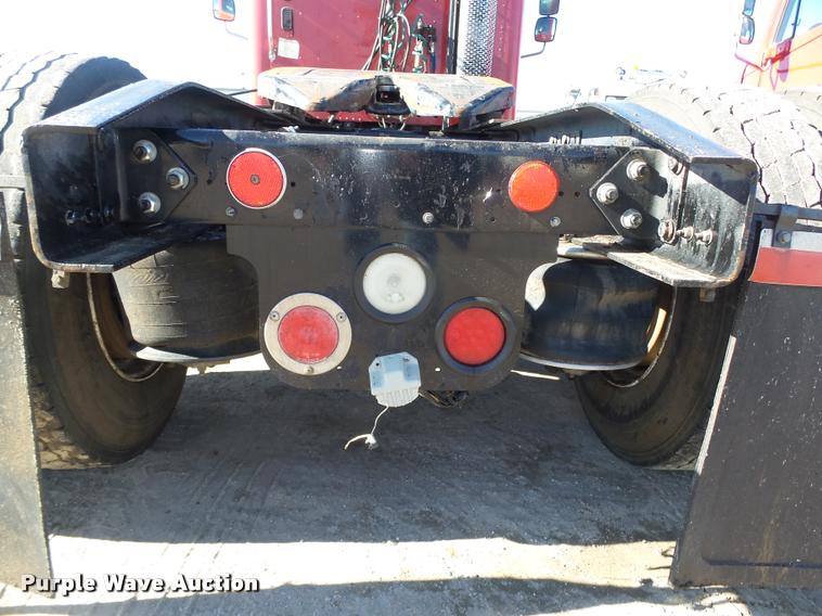 image for item DA0522 2006 Freightliner Columbia semi truck