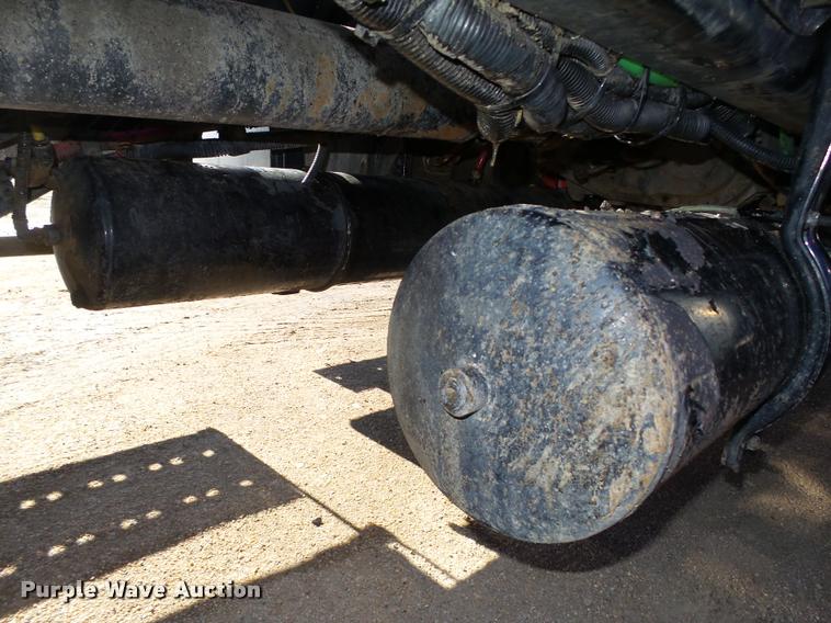 image for item DA0522 2006 Freightliner Columbia semi truck