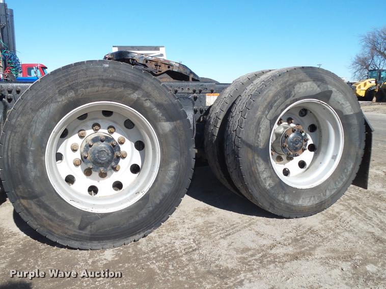 image for item DA0522 2006 Freightliner Columbia semi truck