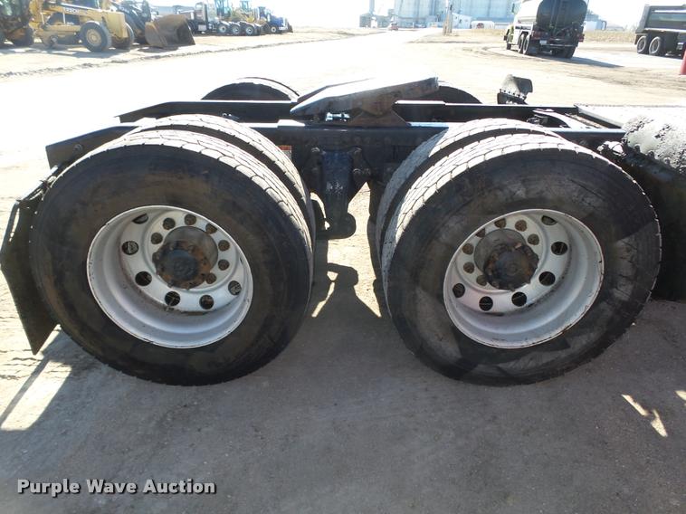 image for item DA0522 2006 Freightliner Columbia semi truck