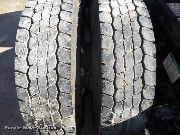 image for item DA0522 2006 Freightliner Columbia semi truck