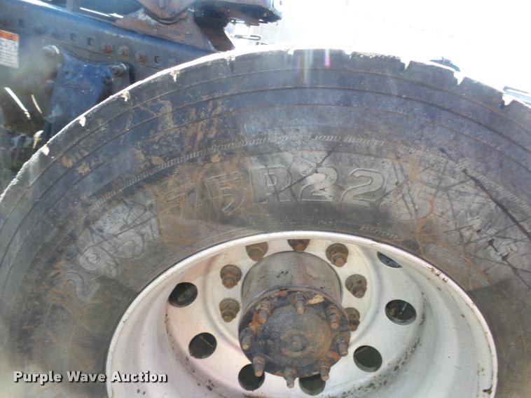 image for item DA0522 2006 Freightliner Columbia semi truck