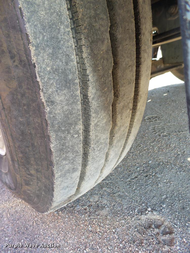 image for item DA0522 2006 Freightliner Columbia semi truck