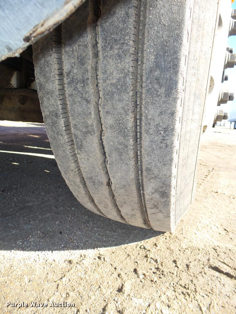 image for item DA0522 2006 Freightliner Columbia semi truck