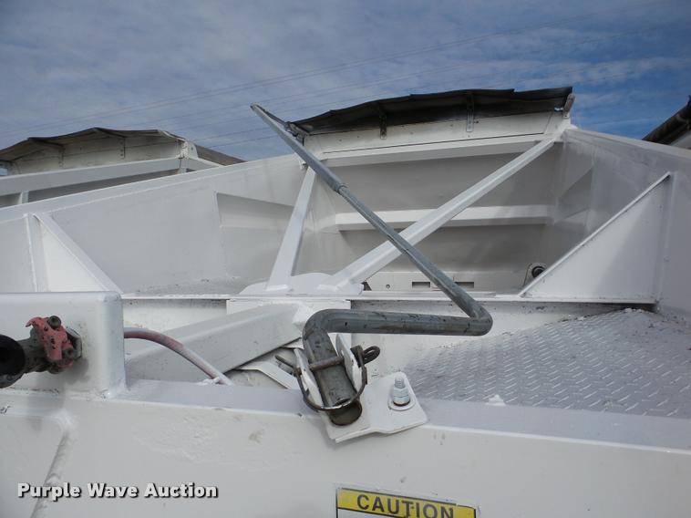 image for item DA7271 2013 Dakota 4300BDT bottom dump trailer