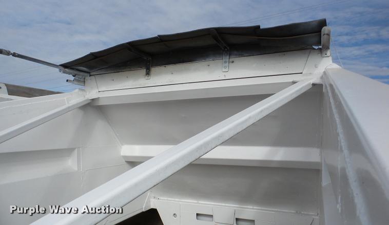 image for item DA7271 2013 Dakota 4300BDT bottom dump trailer