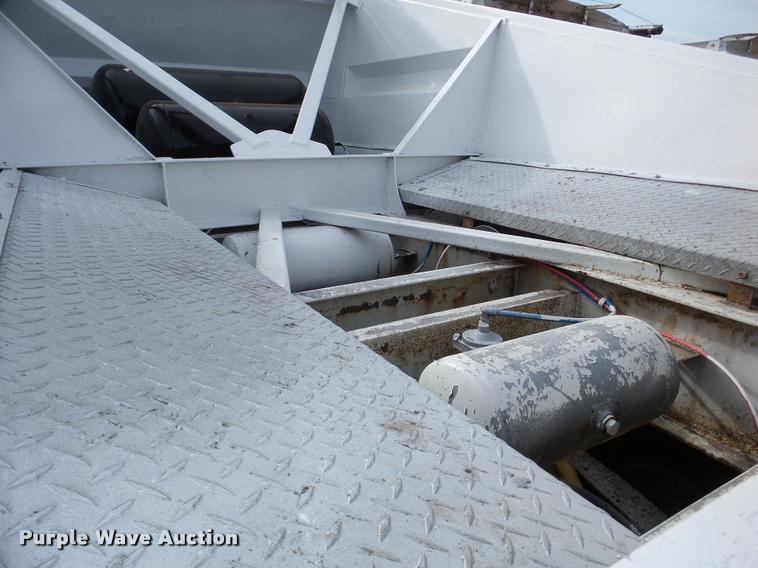 image for item DA7271 2013 Dakota 4300BDT bottom dump trailer