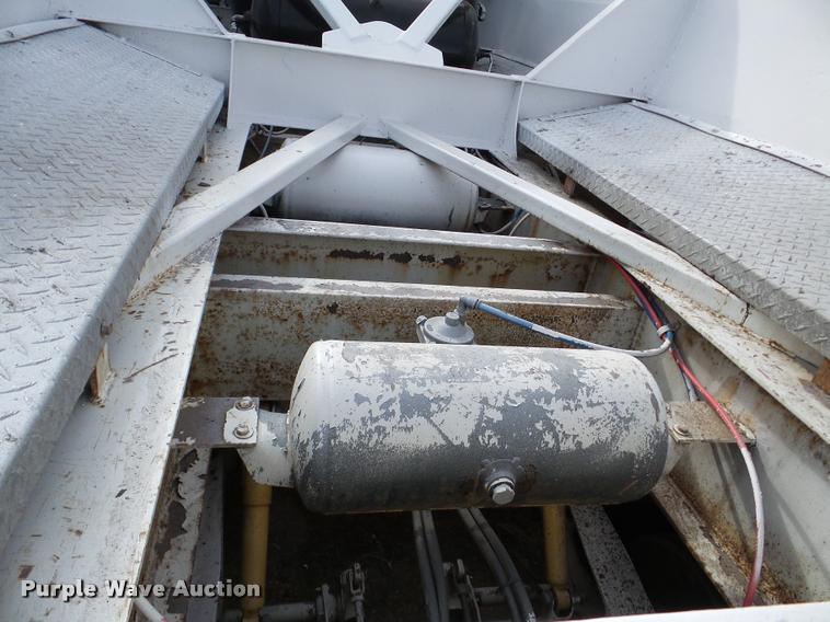 image for item DA7271 2013 Dakota 4300BDT bottom dump trailer