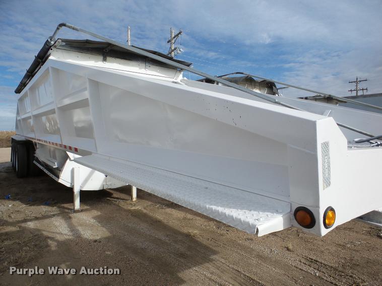image for item DA7271 2013 Dakota 4300BDT bottom dump trailer