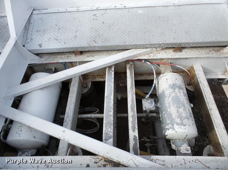 image for item DA7271 2013 Dakota 4300BDT bottom dump trailer