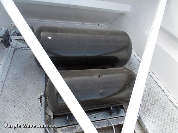 image for item DA7271 2013 Dakota 4300BDT bottom dump trailer