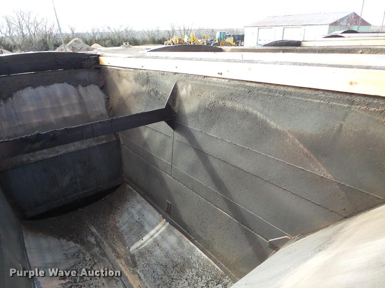 image for item DA7271 2013 Dakota 4300BDT bottom dump trailer