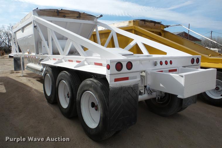 image for item DA7272 1995 Ranch bottom dump trailer