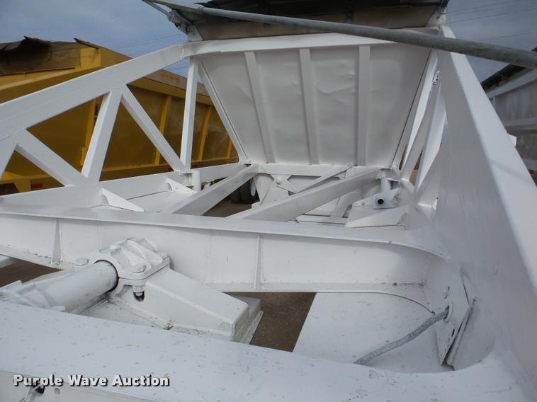 image for item DA7272 1995 Ranch bottom dump trailer