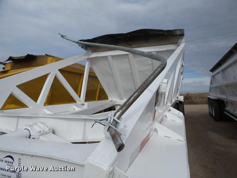 image for item DA7272 1995 Ranch bottom dump trailer