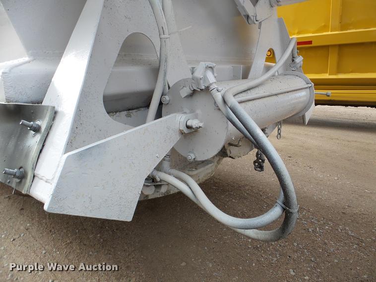 image for item DA7272 1995 Ranch bottom dump trailer