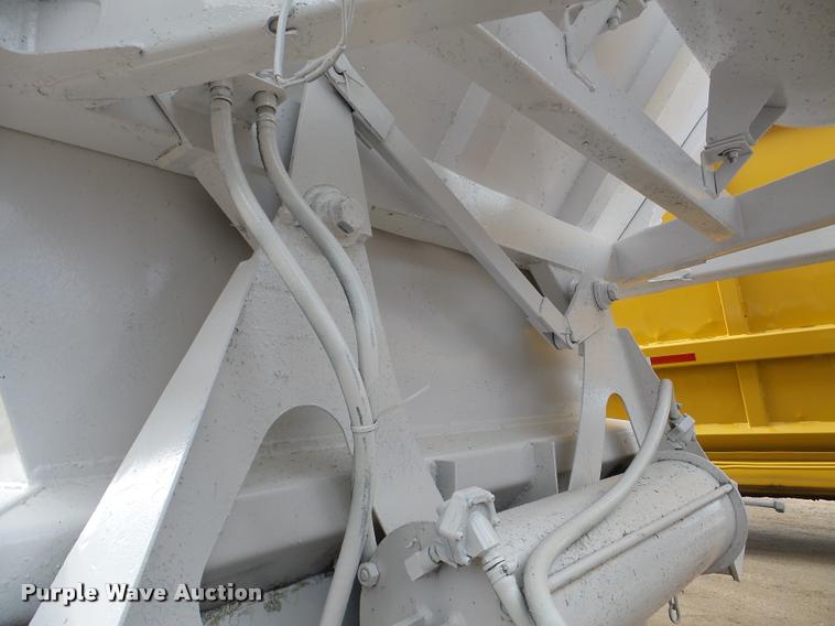 image for item DA7272 1995 Ranch bottom dump trailer