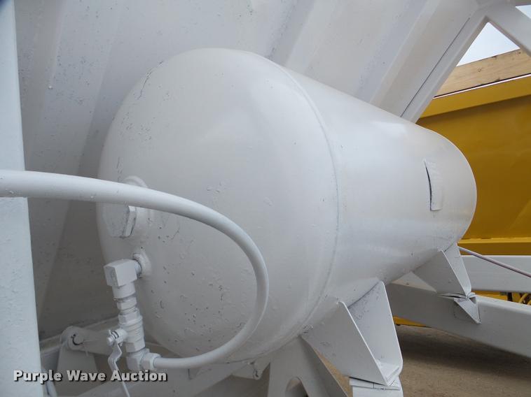 image for item DA7272 1995 Ranch bottom dump trailer