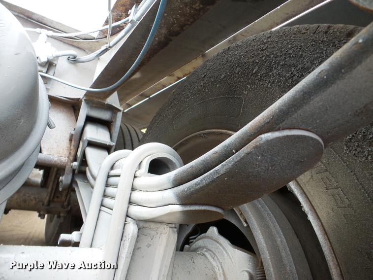 image for item DA7272 1995 Ranch bottom dump trailer