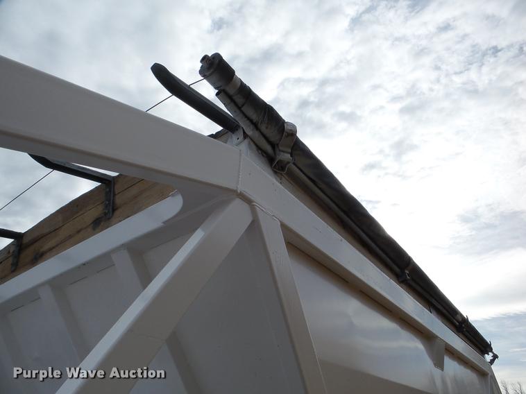 image for item DA7272 1995 Ranch bottom dump trailer