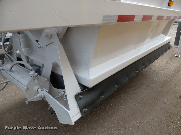 image for item DA7272 1995 Ranch bottom dump trailer
