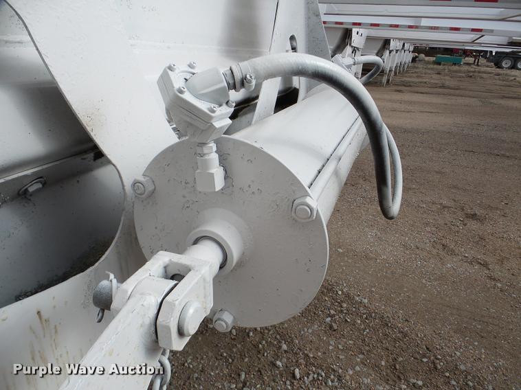 image for item DA7272 1995 Ranch bottom dump trailer