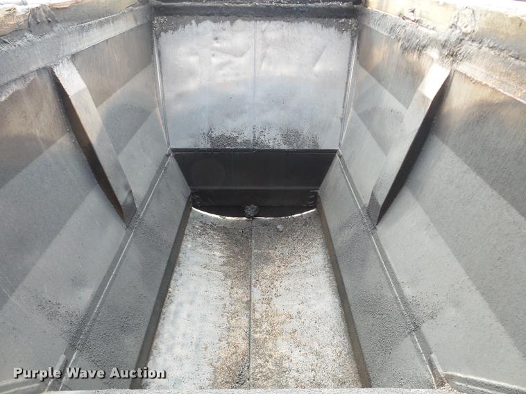 image for item DA7272 1995 Ranch bottom dump trailer