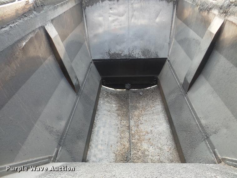 image for item DA7272 1995 Ranch bottom dump trailer