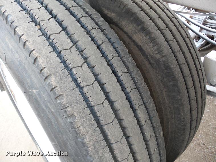 image for item DA7272 1995 Ranch bottom dump trailer