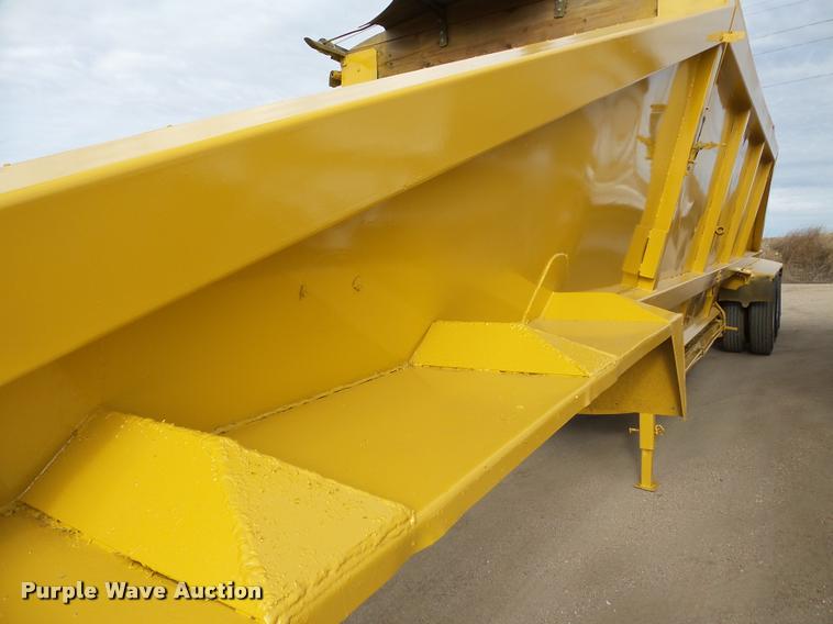 image for item DA7273 1993 Redriver 224 bottom dump trailer