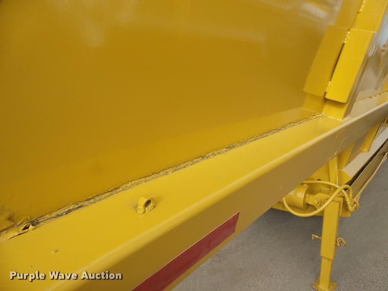 image for item DA7273 1993 Redriver 224 bottom dump trailer
